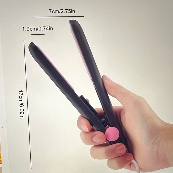 Last one ! Pink and Black Hair Straightener - Picture 2 of 4